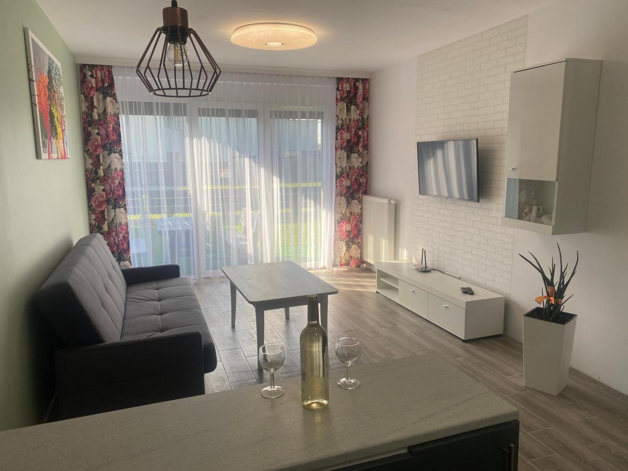 1 Tyskie Apartamenty Z Ogrodkiem Тичи Екстериор снимка