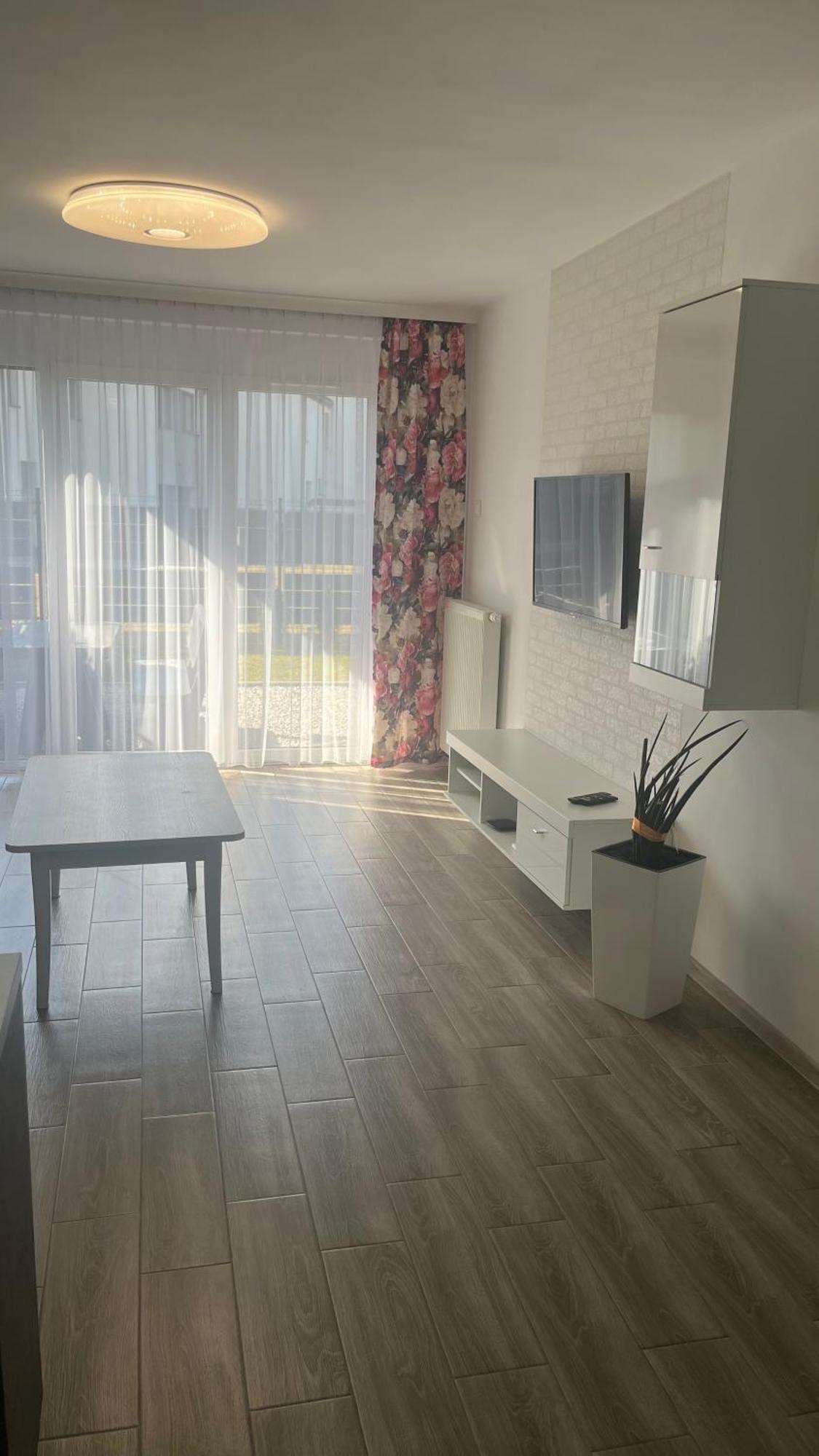 1 Tyskie Apartamenty Z Ogrodkiem Тичи Екстериор снимка